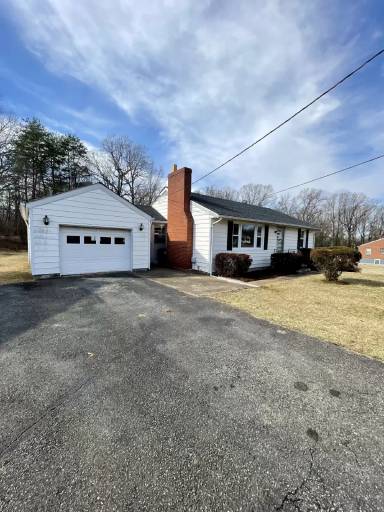 Main picture of 654 Leesville Rd