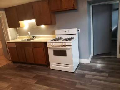 Main picture of 296 Main Street - 7