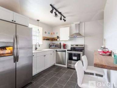 Main picture of 632 Larchwood Dr