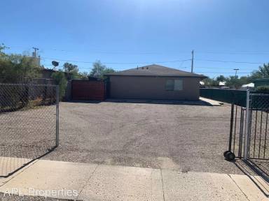 Main picture of 1138 E 32nd St