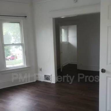 Main picture of 2157 N 32nd St