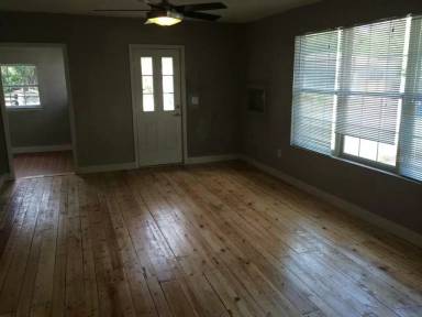 Main picture of 514 W Plaza Pl