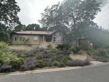 Main picture of 681 Knight Ln