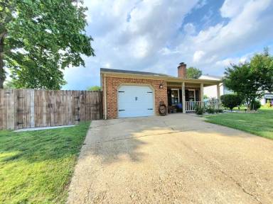 Main picture of 2124 Fort Belvoir Dr