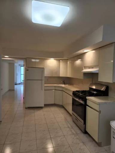 Main picture of 22-32 47 St