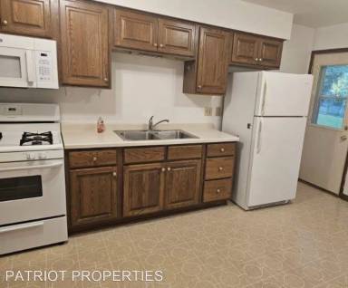 Main picture of 33 W Klubertanz Dr