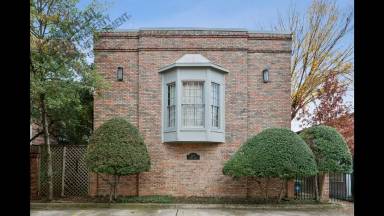 Main picture of 4519 Gilbert Ave