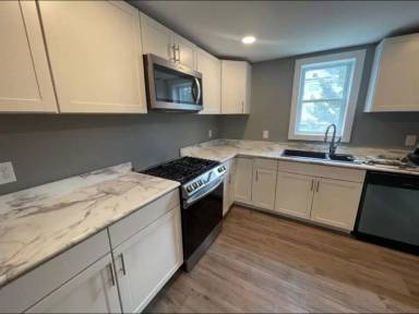 Main picture of 400 Helen St