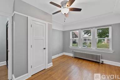 Main picture of 2938 N Newhall St