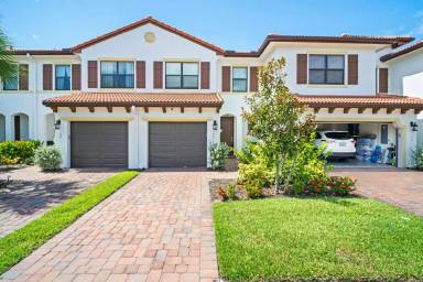 Main picture of 15851 Portofino Springs Blvd