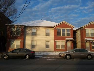 Main picture of 701 W Oak St