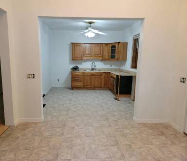 Main picture of 319 S Main St