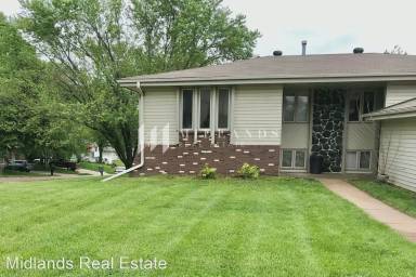 Main picture of 4751 Virginia St