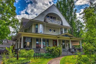 Main picture of 2325 W 1st Ave