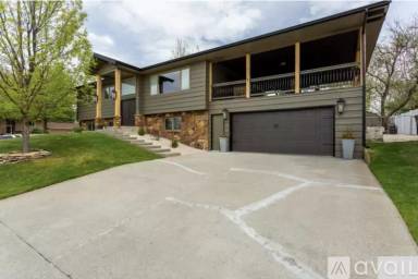 Main picture of 727 Tabriz Dr