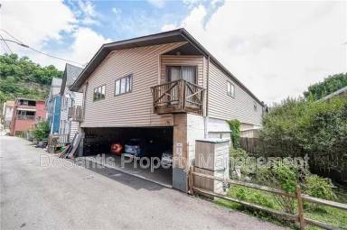 Main picture of 212 Church St