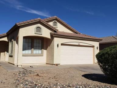 Main picture of 44714 W Alamendras St