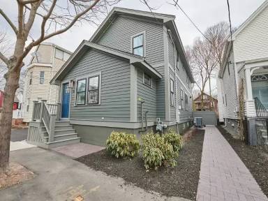Main picture of 50 Magoun St