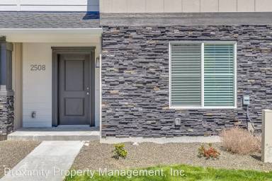 Main picture of 2500 E Blue Tick St