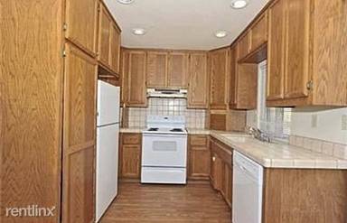 Main picture of 8676 Ara Pl