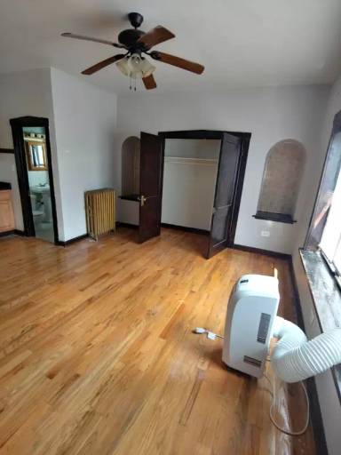 Main picture of 4019 W Irving Park Rd