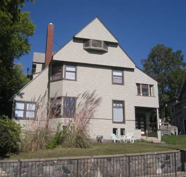 Main picture of 317 Fulton St E