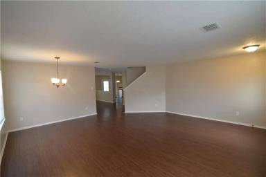 Main picture of 640 Gibson St
