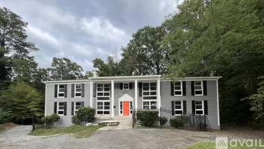 Main picture of 2410 Peachwood Cir NE