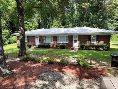 Main picture of 209 E Weatherspoon St