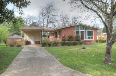 Main picture of 409 Karter St NW