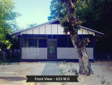 Main picture of 623 W Griffith Ave