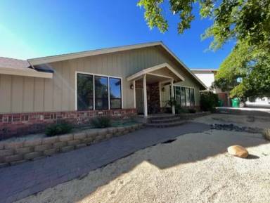 Main picture of 3535 Southampton Dr
