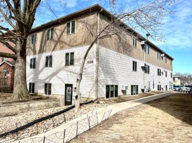 Main picture of 1028 Newton Rd