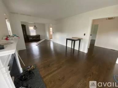 Main picture of 1003 Graybar Ln