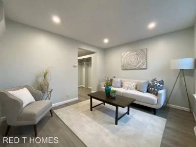 Main picture of 122 W Bayaud Ave