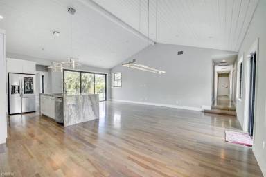 Main picture of 720 Mission Hill Rd