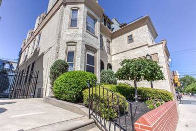 Main picture of 4043 Sansom St