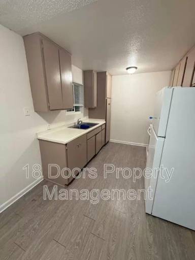 Main picture of 840 Grand Ave