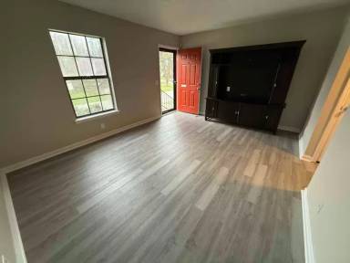 Main picture of 656 Mercer Dr