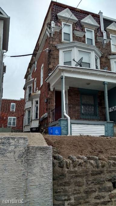Main picture of 431 E Walnut Ln