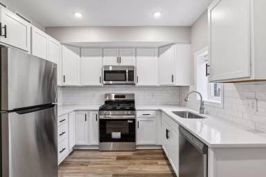 Main picture of 301 17th Ave NE