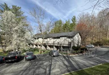 Main picture of 420 W Jackson Blvd