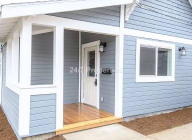 Main picture of 3215 NE 73rd Ave