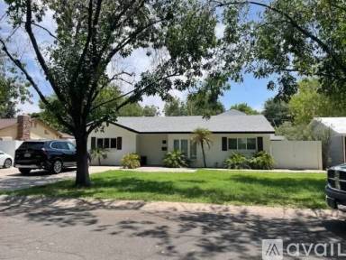 Main picture of 137 E Vista del Cerro Dr
