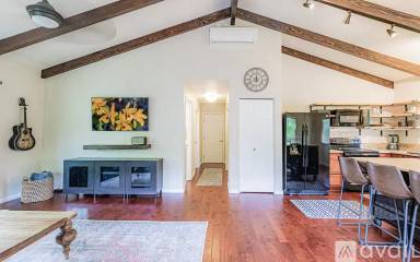 Main picture of 232 Shawn Ct