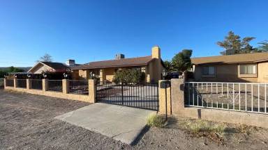 Main picture of 385 Fox Dr