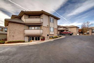 Main picture of 940 E Plum Creek Pkwy