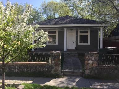 Main picture of 363 S Goshen St