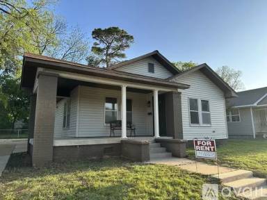 Main picture of 310 12th Ave NW