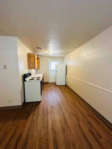 Main picture of 1006 W Pear Ave